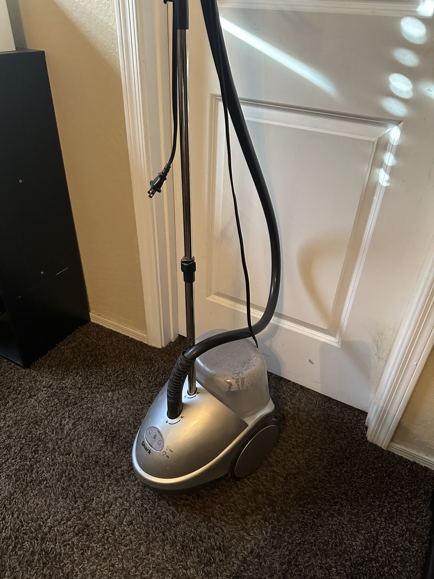 Shark Clothes Steamer 