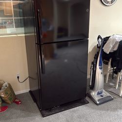GE Brand New! Fridge 