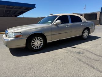 2004 Lincoln Town Car