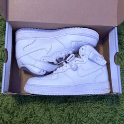 NIKE air force one GS