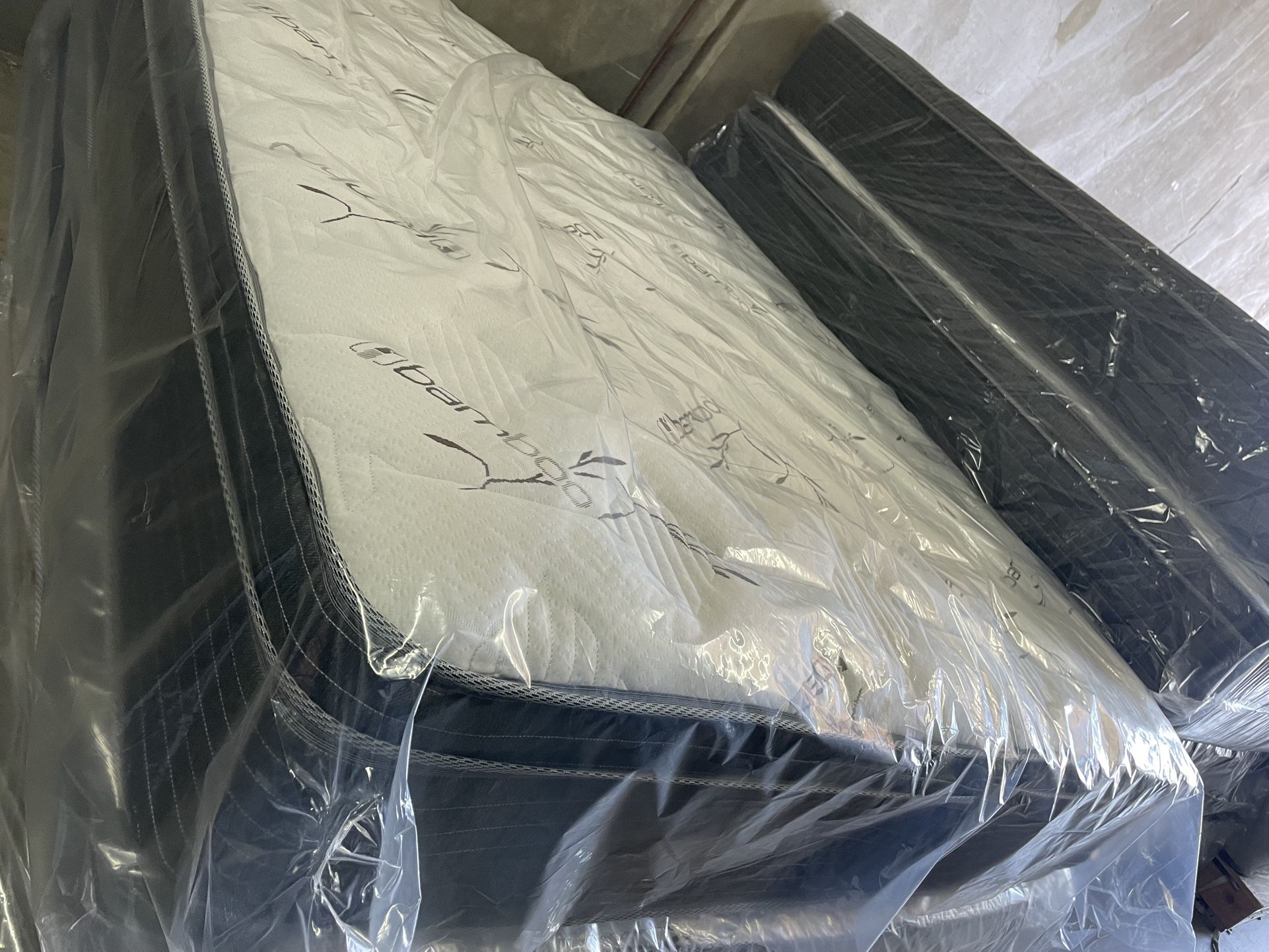 Brand New Pillow Top Cali King Size Mattress And Box