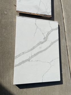 Marble Style Manufactured Stone Countertop Pieces