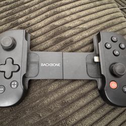 iPhone Backbone Lightning Port