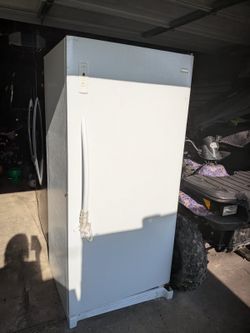 6ft upright freezer