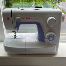 Singer Simple Sewing Machine
