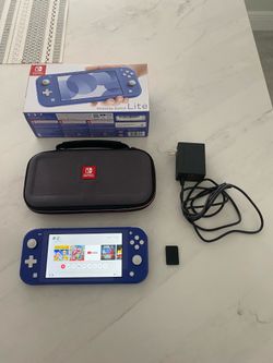 Nintendo Switch Lite 32GB HDH-001 Excellent Condition Complete In Box with Carrying Case And Super Mario Maker 2