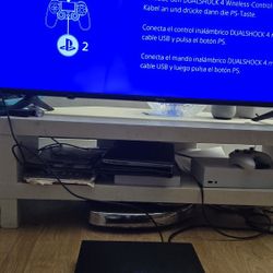 PLAY STATION PS 4 PRO