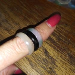 
3ct Glass Green Black White Stackable Rings Size 7

100% of all proceeds go to the Pure Water Ministries Navajo Reservation AZ

