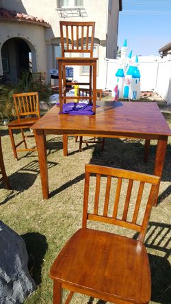 8 chair dinning Table