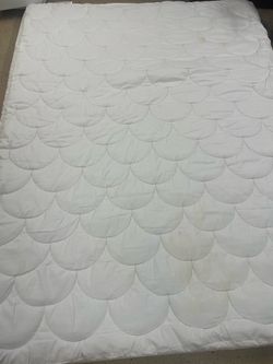 Queen topper pad