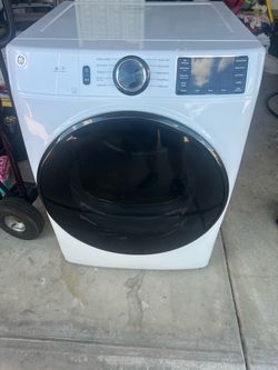 2022 GE Smart Front-Load Dryer White