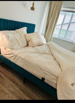 Full size bed