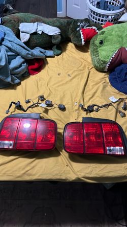 05 Mustang tail lights
