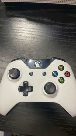 Xbox one s (bundle in desc)