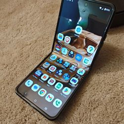Unlocked Razr 2024, 256gb storage