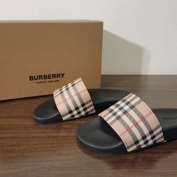 Burberry Check Slides – Authentic – Lightly Worn
