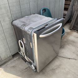 Kenmore Dishwasher For Parts / Recycle
