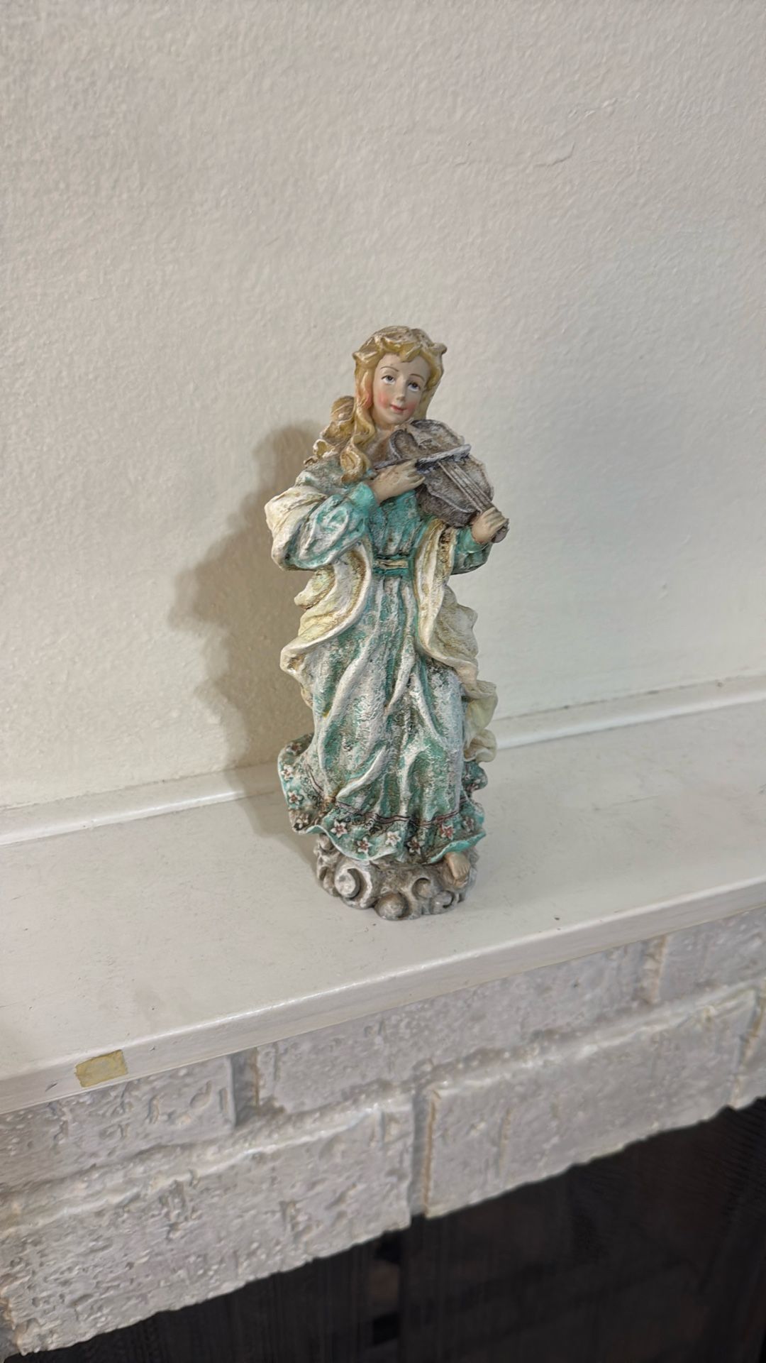 Cute Decoration For Mantle