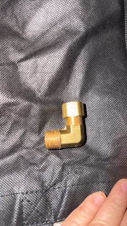 Brass 90-Degree Elbow Pipe Fitting 61 pieces