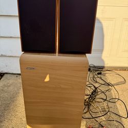 Jamo E 4SUB.4 powered subwoofer and 2 Jamo E500 bookshelf speakers - made in Denmark