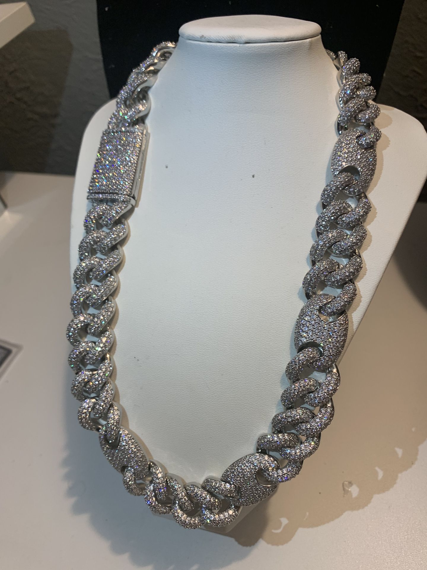 Iced Out 20inc Cuban Link Chain