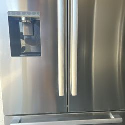 Boost French Door Refrigerator Contuer Deep Like New Condition 