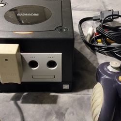 Game Cube W2 Games ,Controller And 2 Memory Cards. W/ Games Inside 