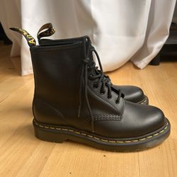Dr. martens 1460 SMOOTH LEATHER LACE UP BOOTS
