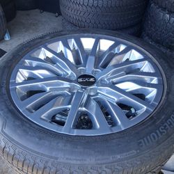 2023 OEM ORIGINAL TAKEOFFS GMC SIERRA DENALI 22 INCH HAVE TPMS SENSORS TIRES 80 % $ 1499 