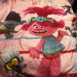 Bedsheets And Matching Pillow Set