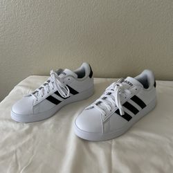 Women’s Adidas Size 8