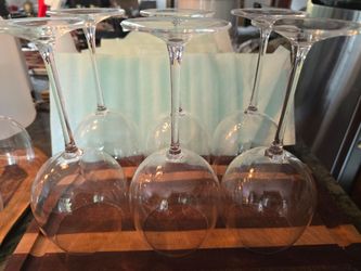 Set of wine glasses (10)