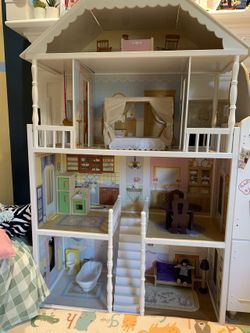 Kidkraft Doll House
