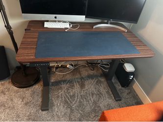 Vari motorized sit/stand desk