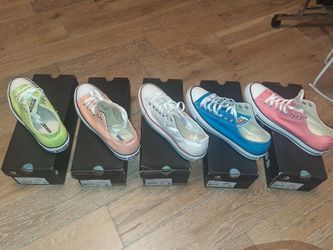 New! Chuck Taylor (sneakers)