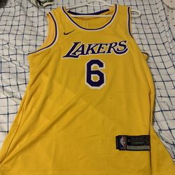 Lebron James Jersey Size Large 