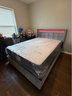 LED CAMA CON COLCHÓN Y BASE