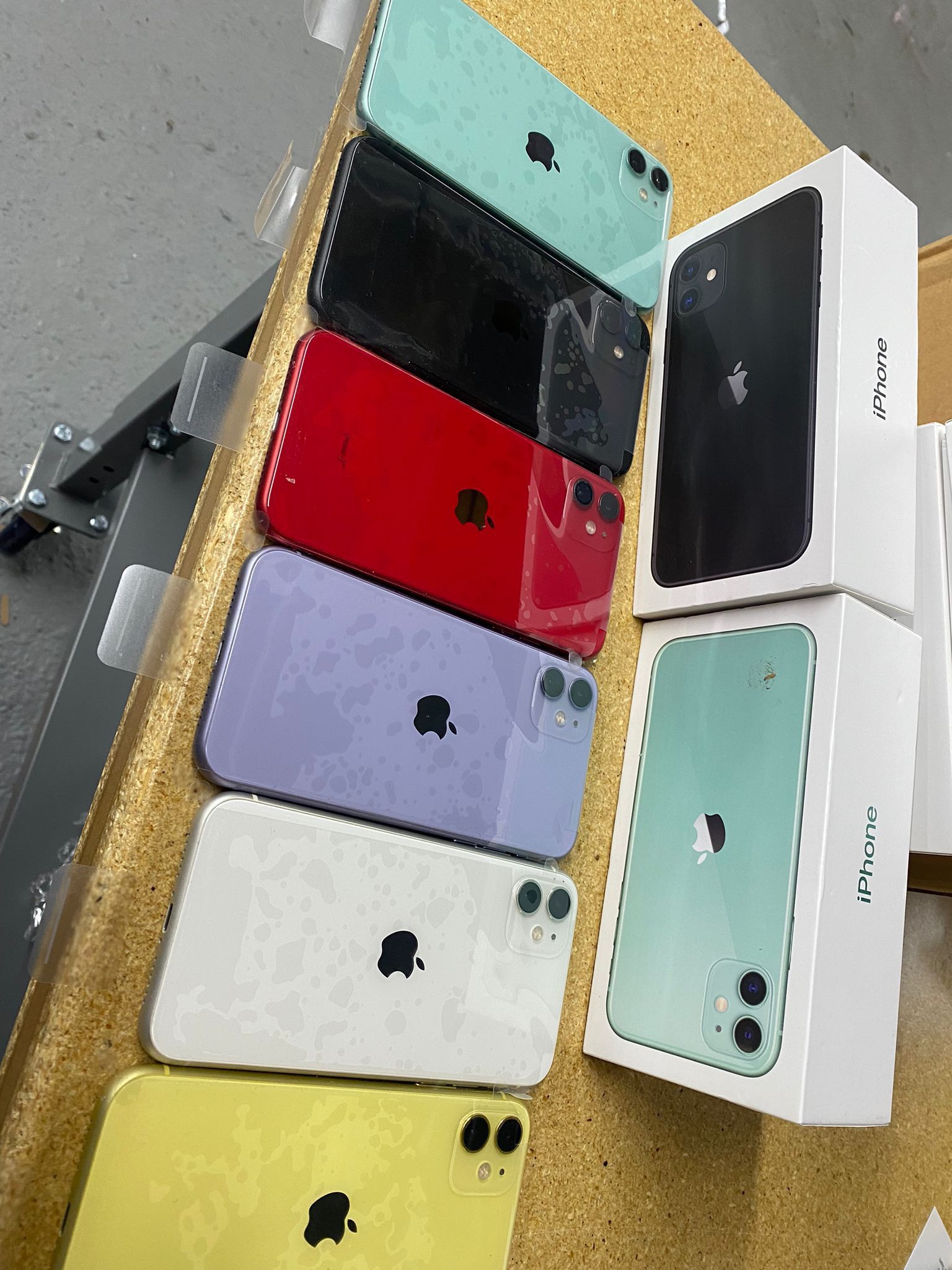 ALL IPHONES FACTORY UNLOCKED AVAILABLE NOW