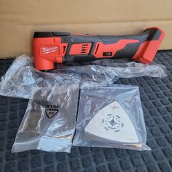 MILWAUKEE M18 MULTI-TOOL ( TOOL ONLY )
