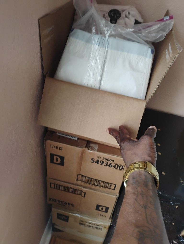 3x Adult Pull-Ups Walker Chair And Kane