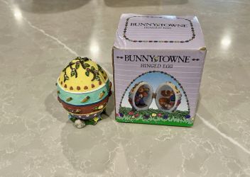 Decorative Easter Egg Hinged 3.5" Diorama Bunny Rabbit At Home