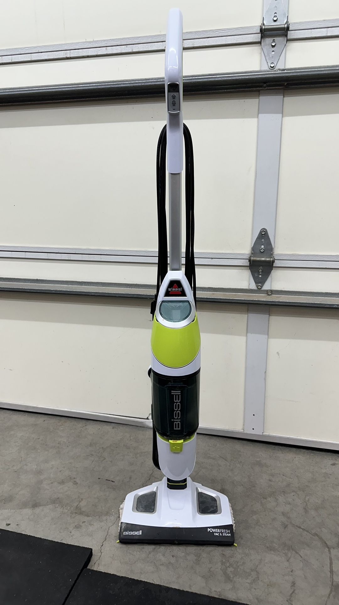 Bissell, 2747A PowerFresh Vac & Steam AllinOne Vacuum and Steam Mop