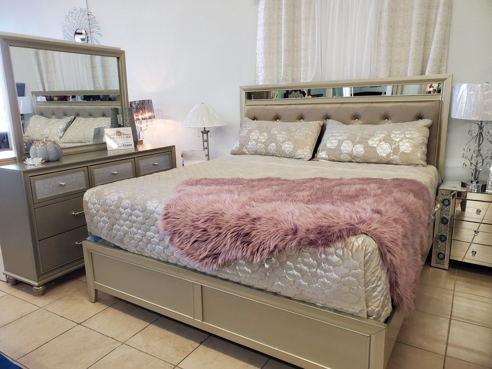 4PC King Bedroom Set