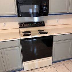 GE Electric Stove And GE Microwave