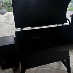 PowerXL Smokeless Grill pro for Sale in Cleveland, OH - OfferUp