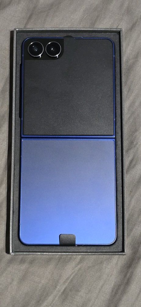 SAMSUNG GALAXY Z Flip 7 Unlocked