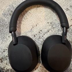 Sony XM5 Headphones