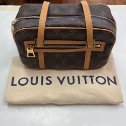 Louis Vuitton Purse, With Box, Dust Bag, In New Condition, Verified With Entrupy