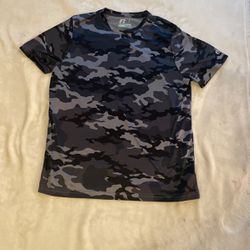 Russell Brand Camo T-Shirt Men’s Size Medium, Dry Fit Material Excellent Shape