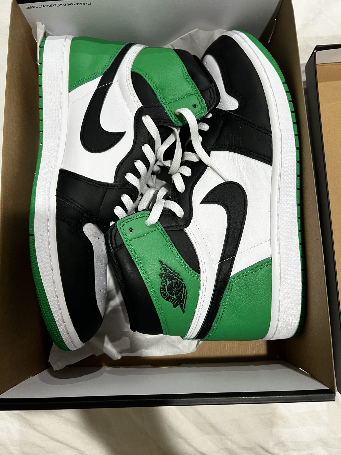 Air Jordan 1 High OG “Lucky Green”